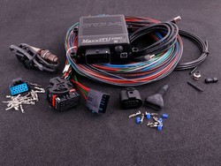 MaxxECU STREET 1765 stand alone computer (premium version with connector, harness, wideband LSU 4.2 O2 sensor and accessories)