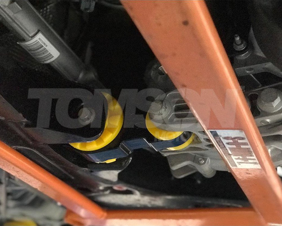 Przednia dolna poduszka silnika Airtec Motorsport ATMSFO82 Ford Fiesta ST MK8 (czarna poduszka)