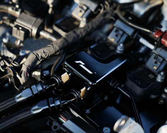 Racingline VWR130010 oil catch can Audi A3 / S3 (8Y, 8Y.2), TT / TTS (8S), SQ2, Cupra Leon 4 / 4.5(FW), Ateca, Formentor, Skoda Octavia 4 / 4.5 vRS (NX), Superb (3V), Kodiaq vRS, VW Golf 8 /8.5 GTI / R, Arteon, T-Roc, Tiguan R 2.0 TSI (EA888 Gen 4)