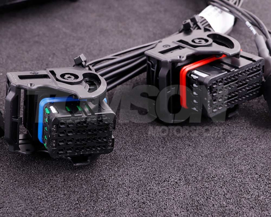 Adapter do połączenia seryjnej wiązki silnika MaxxECU 1983 BMW M54 z komputerami MaxxECU RACE