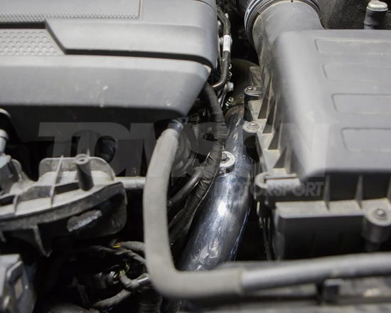 Orurowanie intercoolera Mishimoto MMICP-MK7-15KP VW Golf Mk7 GTi, Golf Mk7 R, Audi A3/S3 (8V), TT/TTS (8S) 2.0 TFSI (polerowany)