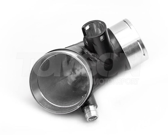 Aluminiowe kolanko turbosprężarki ze zwiększoną średnicą (wlotowe) Airtec Motorsport ATMSBMW11 BMW M140i (F20, F21), M240i (F22, F23), 340i (F30, F31, F36), 440i (F32, F33) 3.0 (B58)