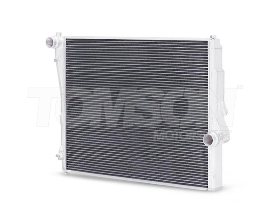 Aluminiowa chłodnica wody Mishimoto MMRAD-E46-323A BMW E46 323i, 325i, 328i, 330i 1999-2006 (skrzynia automatyczna)