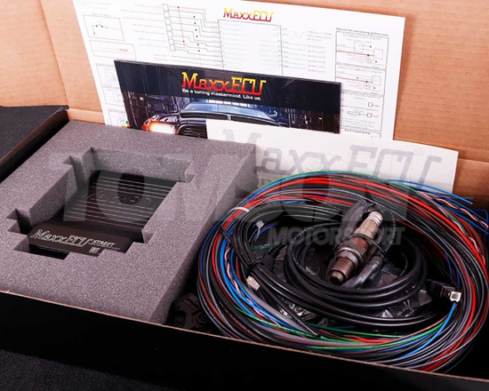 MaxxECU STREET 1765 stand alone computer (premium version with connector, harness, wideband LSU 4.2 O2 sensor and accessories)