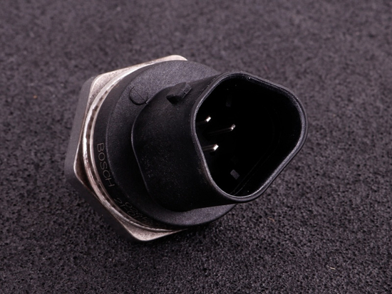 MaxxECU 2165 Bosch mutlisensor oil pressure and temperature sensor (10bar/140C)