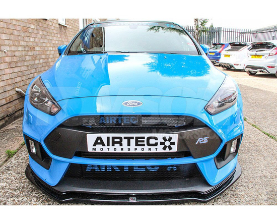 Chłodnica oleju Airtec Motorsport ATOILFO1 bez termostatu Ford Focus RS Mk3 2.3 EcoBoost (czarna)
